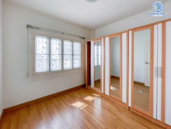 *****ทาวน์เฮ้าส์มือสองย่านนนทบุรี ม.ทิพย์พิมานการ์เด้น บ้านกล้วย-ไทรน้อย เนื้อที่ 21 ตร.ว. ฟังก์ชัน 3 ห้องนอน 2 ห้องน้ำ 1 ที่จอดรถ บนทำเลเชื่อมต่อถ.กาญจนาภิเษก, ถ.บ้านกล้วย-ไทรน้อย, ถ.ซอยวัดลาดปลาดุก ใกล้เซ็นทรัลเวสต์เกต และรถไฟฟ้าสายสีม่วง "สถานีคลองบางไผ่"